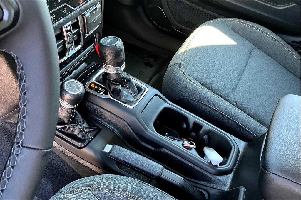 new 2025 Jeep Gladiator car, priced at $45,541