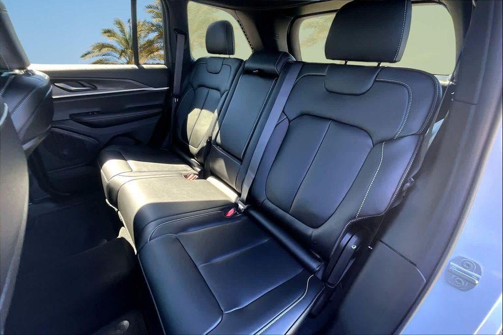 new 2025 Jeep Grand Cherokee car, priced at $44,429