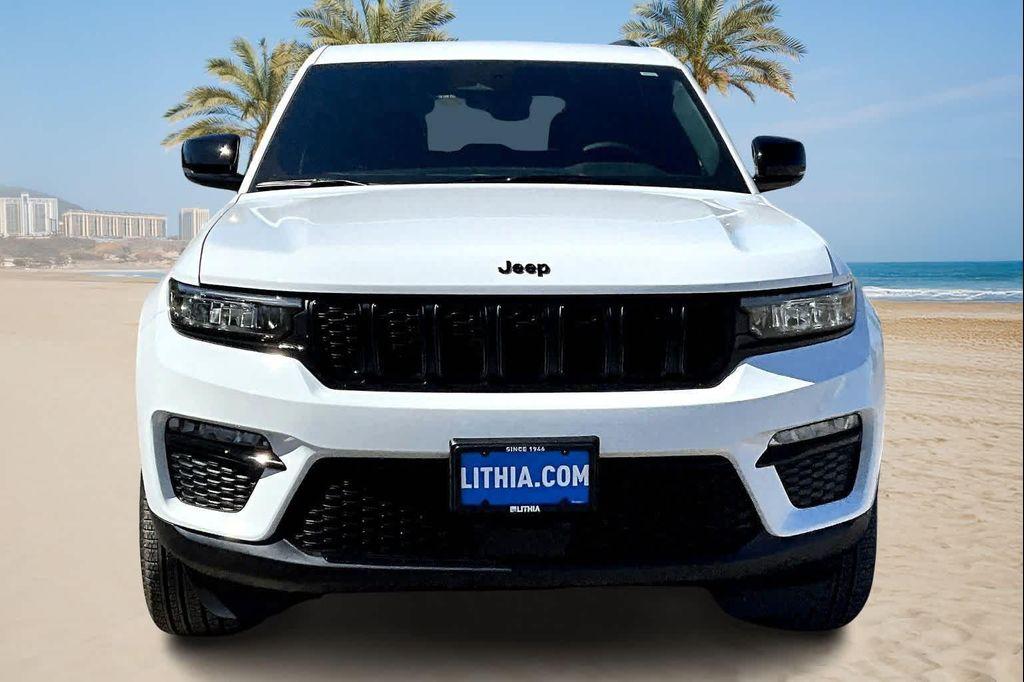 new 2025 Jeep Grand Cherokee car, priced at $44,429