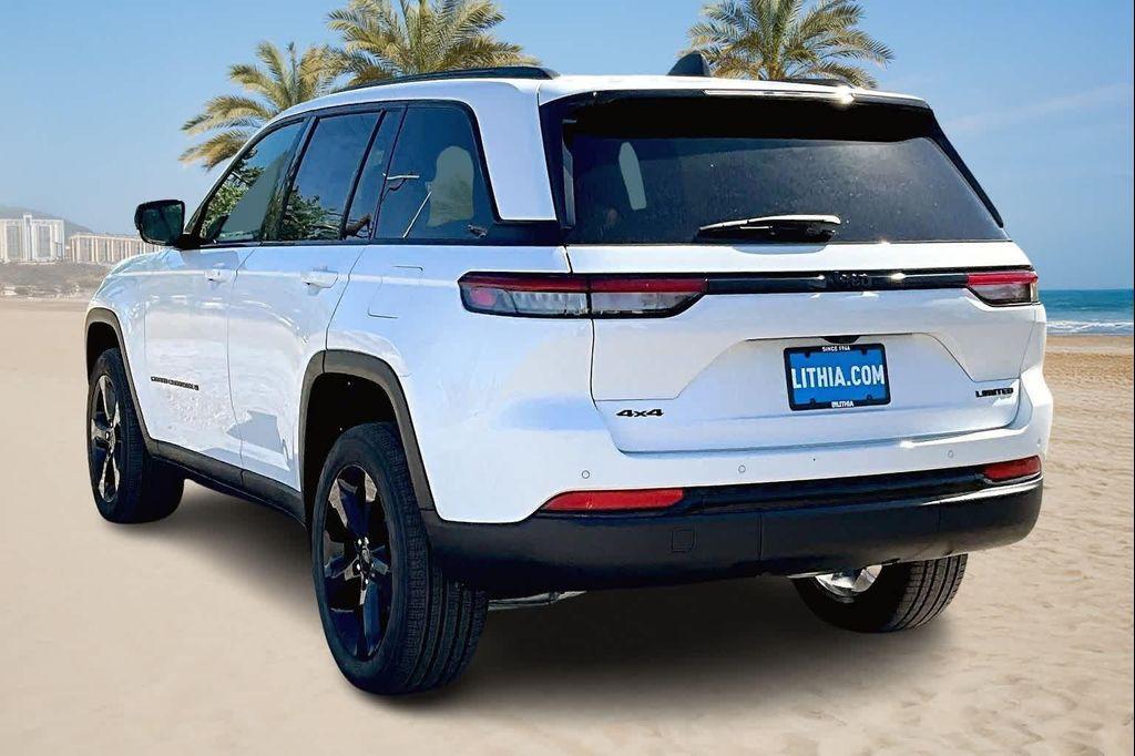 new 2025 Jeep Grand Cherokee car, priced at $44,429