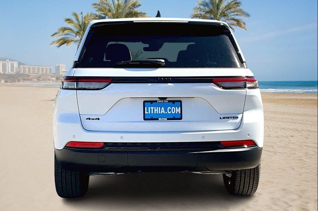 new 2025 Jeep Grand Cherokee car, priced at $44,429