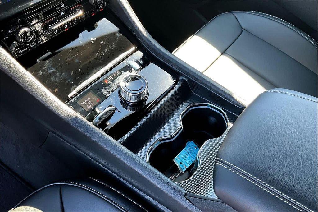 new 2025 Jeep Grand Cherokee car, priced at $44,429