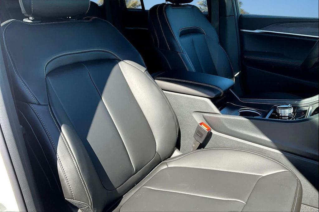 new 2025 Jeep Grand Cherokee car, priced at $44,429