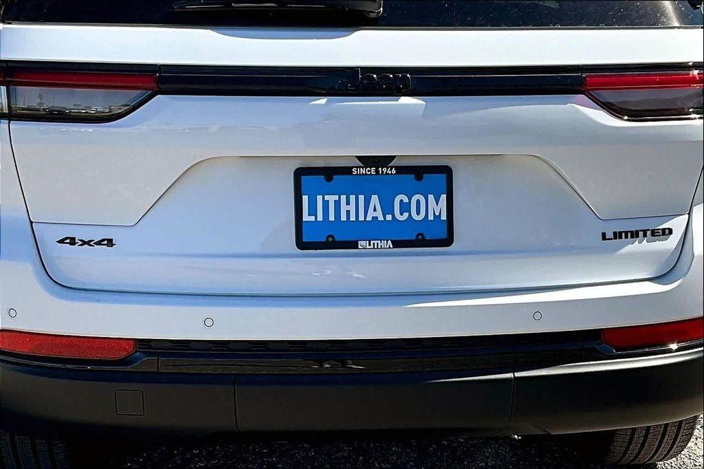 new 2025 Jeep Grand Cherokee car, priced at $44,429