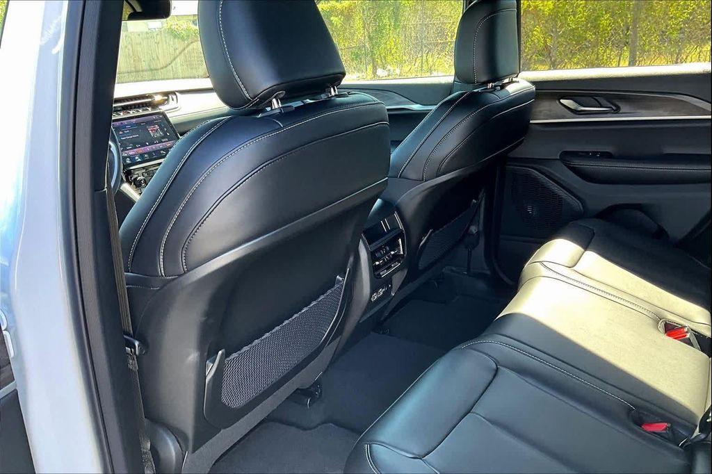 new 2025 Jeep Grand Cherokee car, priced at $44,429