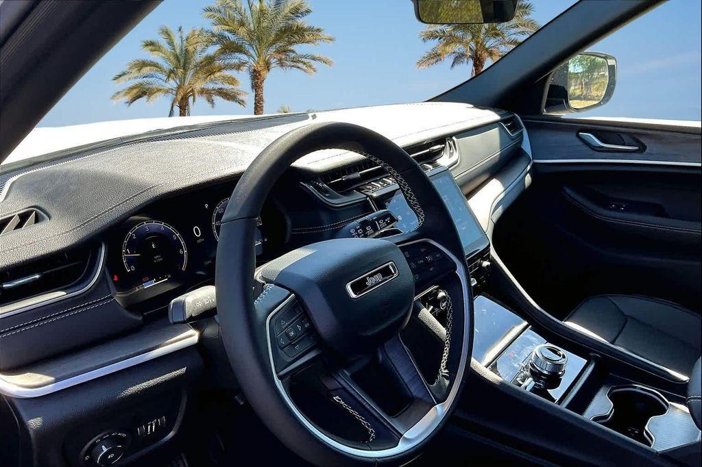 new 2025 Jeep Grand Cherokee car, priced at $44,429
