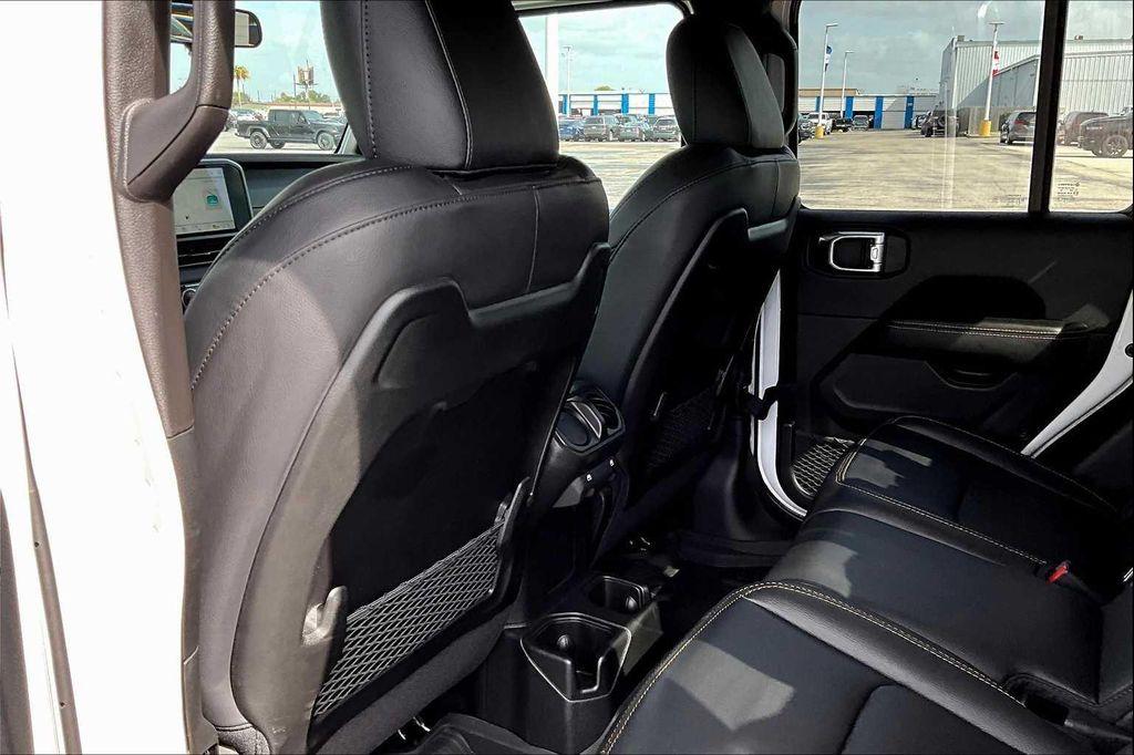 new 2025 Jeep Gladiator car, priced at $45,059