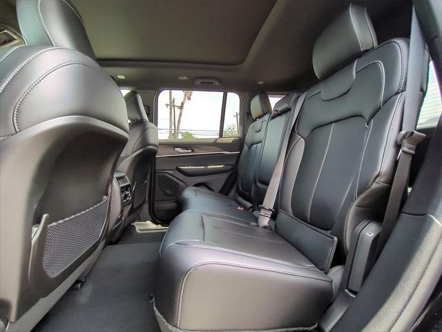 new 2025 Jeep Grand Cherokee car, priced at $46,421