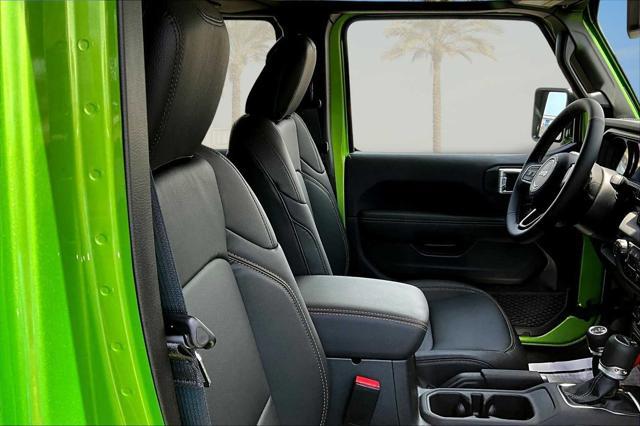 new 2025 Jeep Gladiator car, priced at $47,417