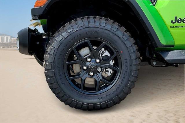 new 2025 Jeep Gladiator car, priced at $47,417