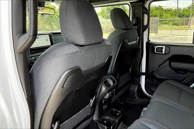 new 2025 Jeep Gladiator car, priced at $48,330