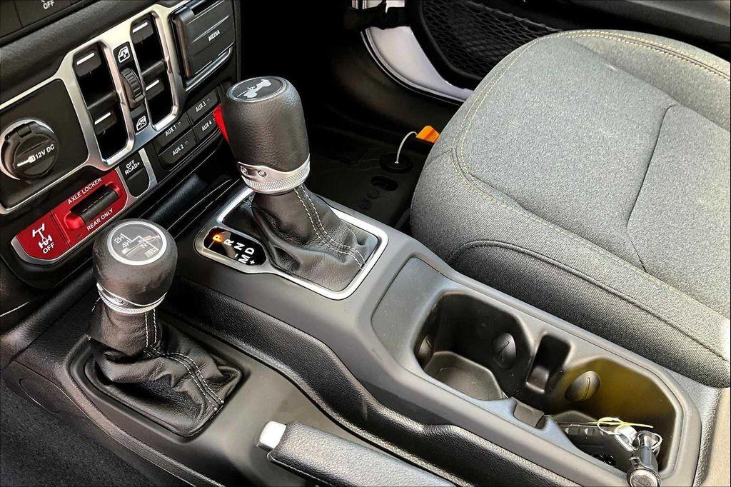new 2025 Jeep Wrangler car, priced at $47,784