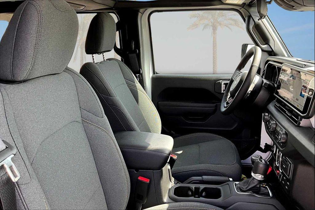 new 2025 Jeep Wrangler car, priced at $47,784