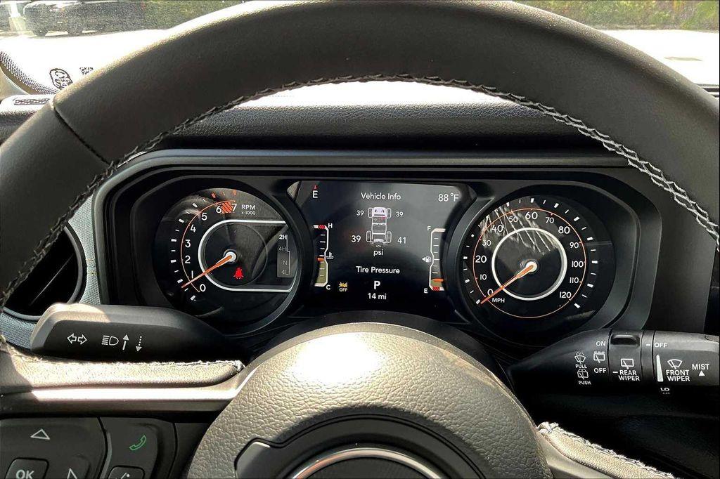 new 2025 Jeep Wrangler car, priced at $47,784