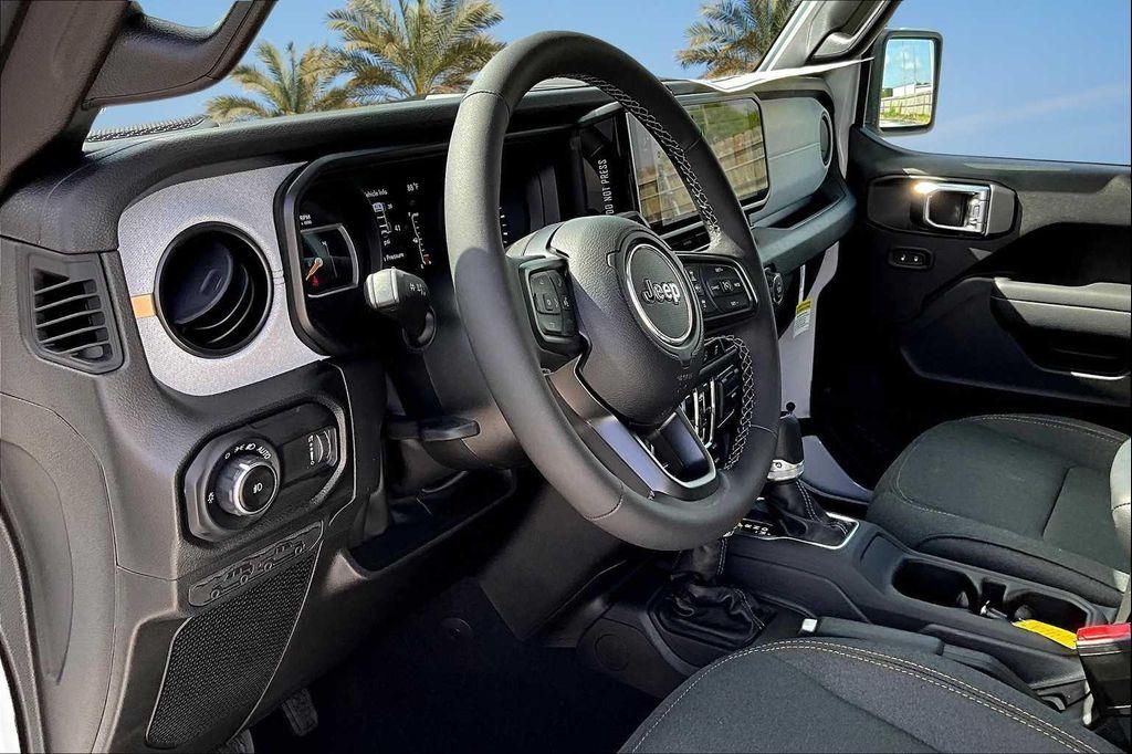 new 2025 Jeep Wrangler car, priced at $47,784