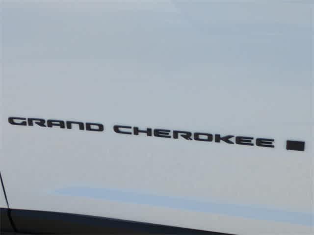 new 2025 Jeep Grand Cherokee car, priced at $45,953