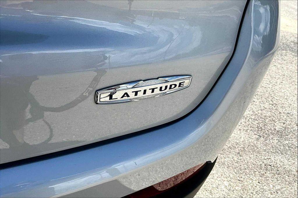 new 2025 Jeep Compass car, priced at $26,042