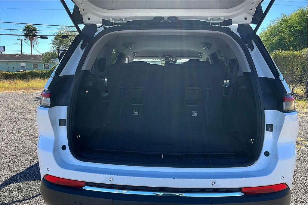 used 2023 Jeep Grand Cherokee L car, priced at $26,066