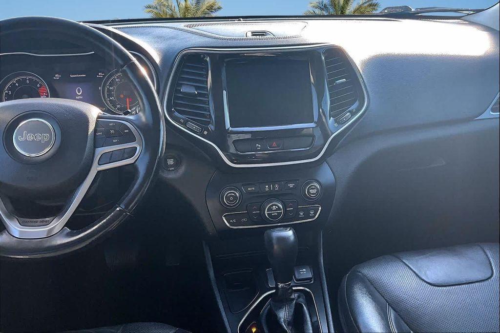 used 2020 Jeep Cherokee car, priced at $15,286