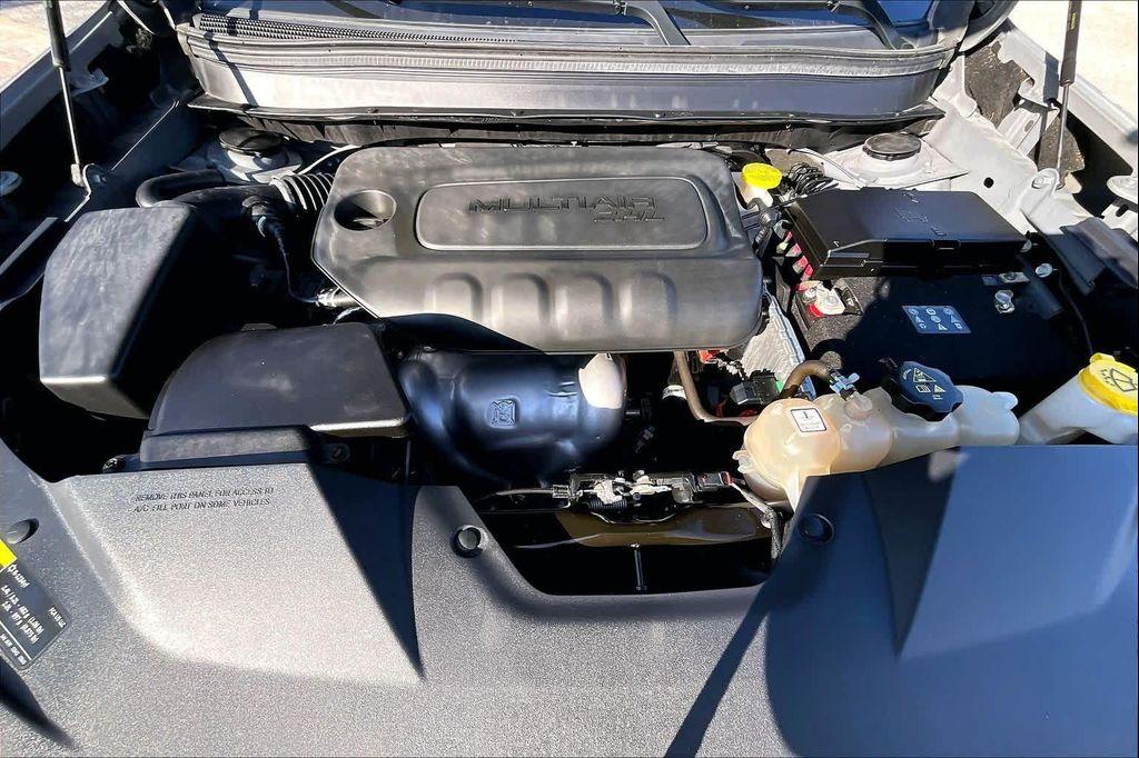 used 2020 Jeep Cherokee car, priced at $15,286