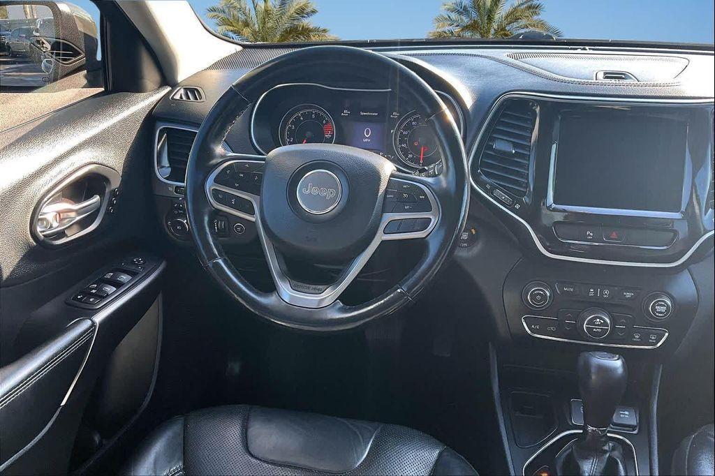 used 2020 Jeep Cherokee car, priced at $15,286