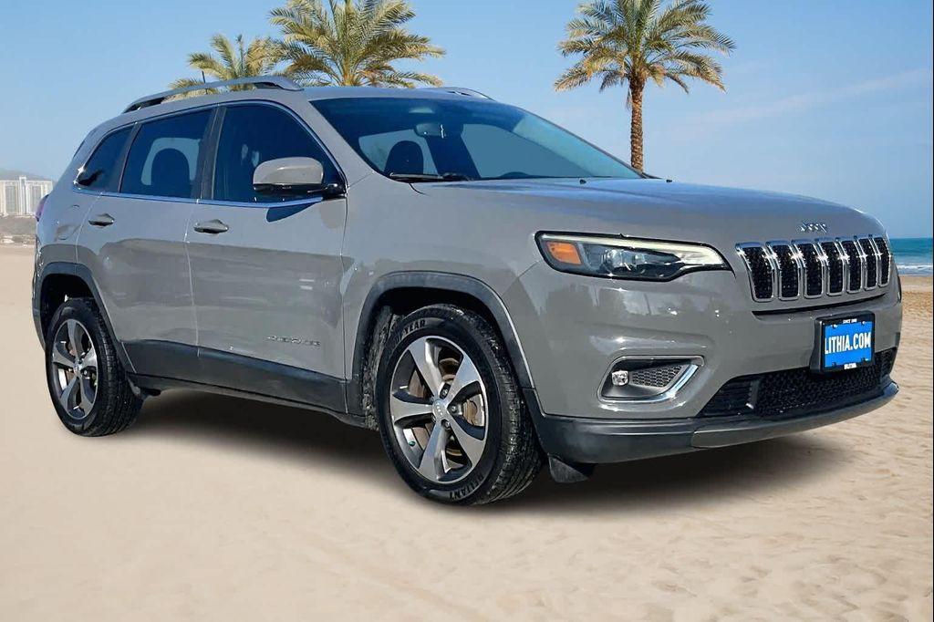 used 2020 Jeep Cherokee car, priced at $15,286