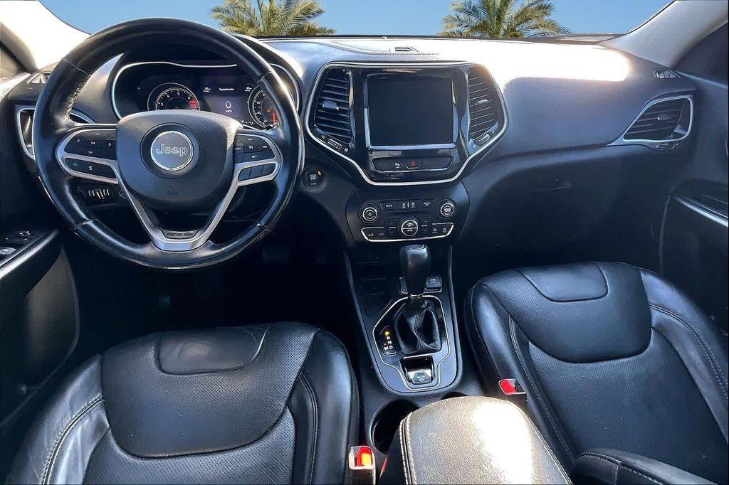 used 2020 Jeep Cherokee car, priced at $15,286