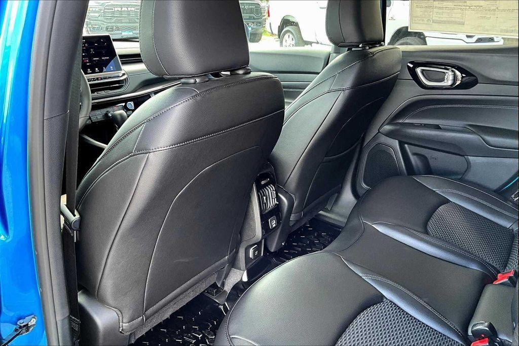 new 2025 Jeep Compass car, priced at $31,653