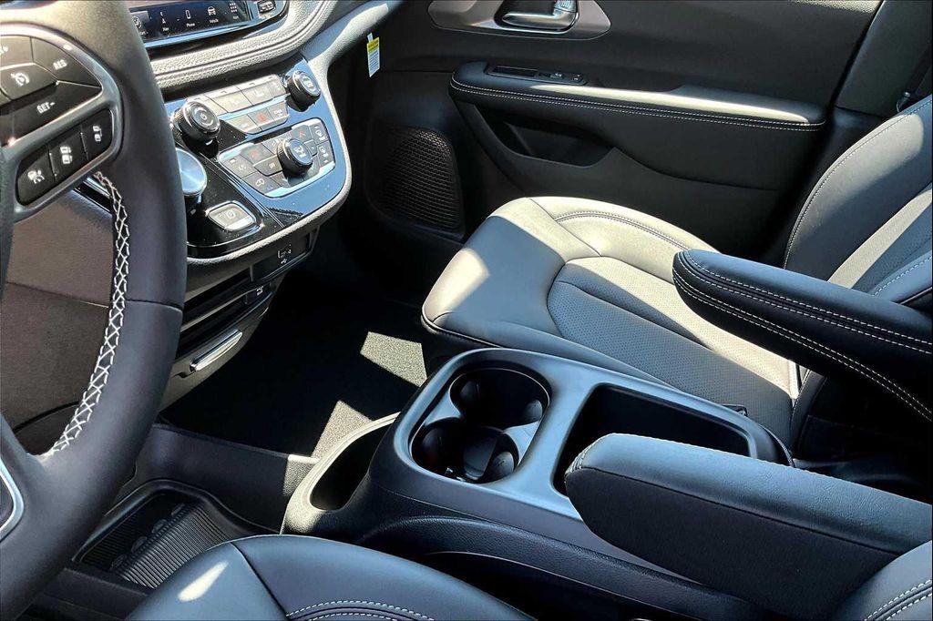 new 2026 Chrysler Pacifica car, priced at $46,196