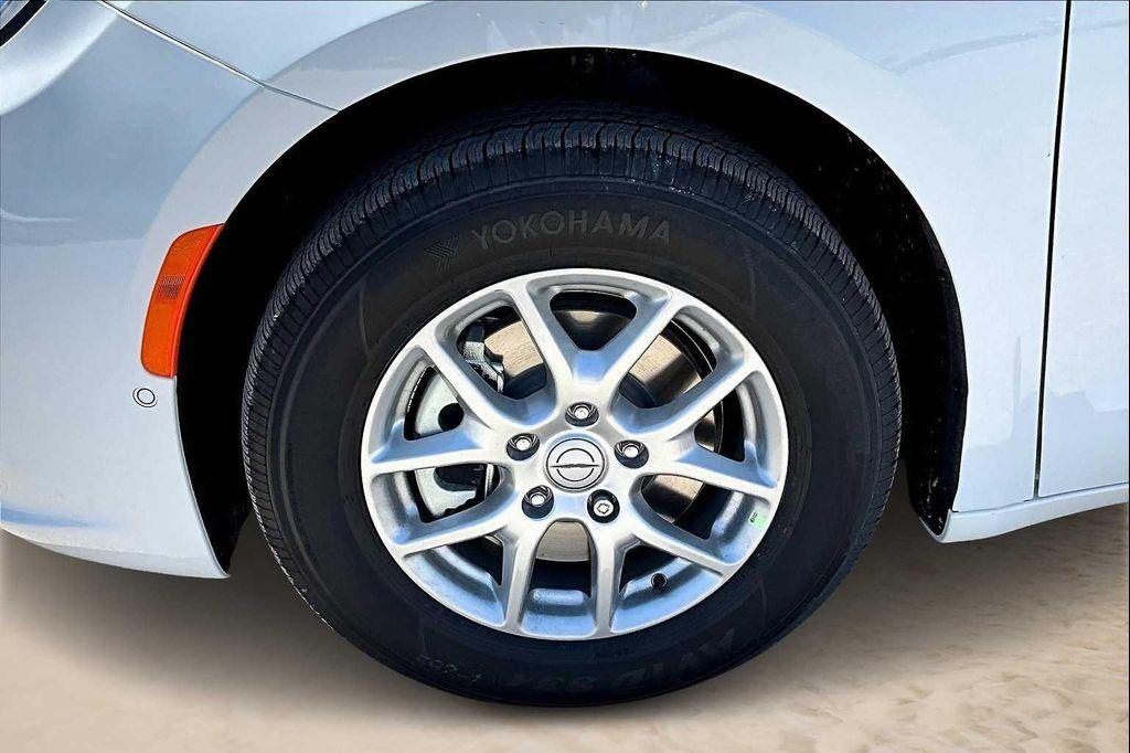 new 2026 Chrysler Pacifica car, priced at $46,196