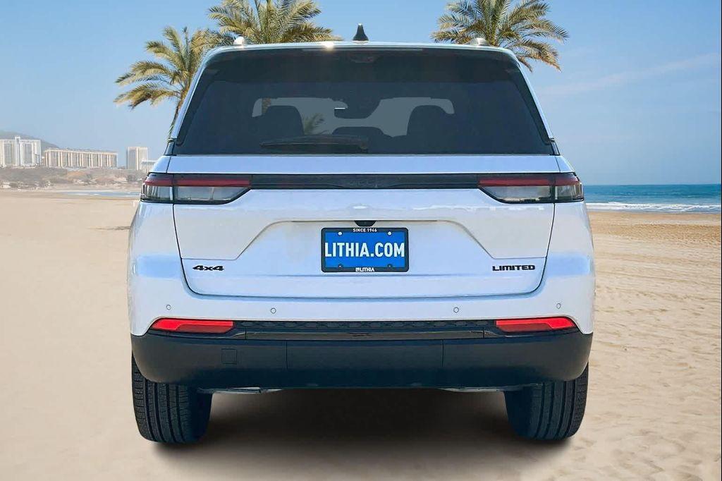 new 2025 Jeep Grand Cherokee car, priced at $49,227