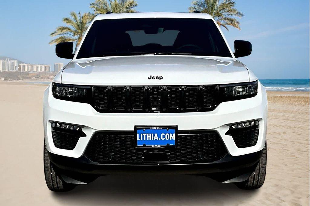 new 2025 Jeep Grand Cherokee car, priced at $49,227