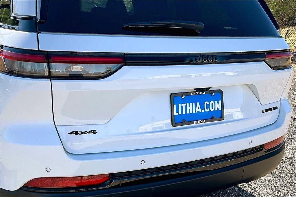 new 2025 Jeep Grand Cherokee car, priced at $49,227