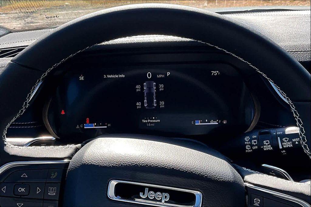 new 2025 Jeep Grand Cherokee car, priced at $49,227