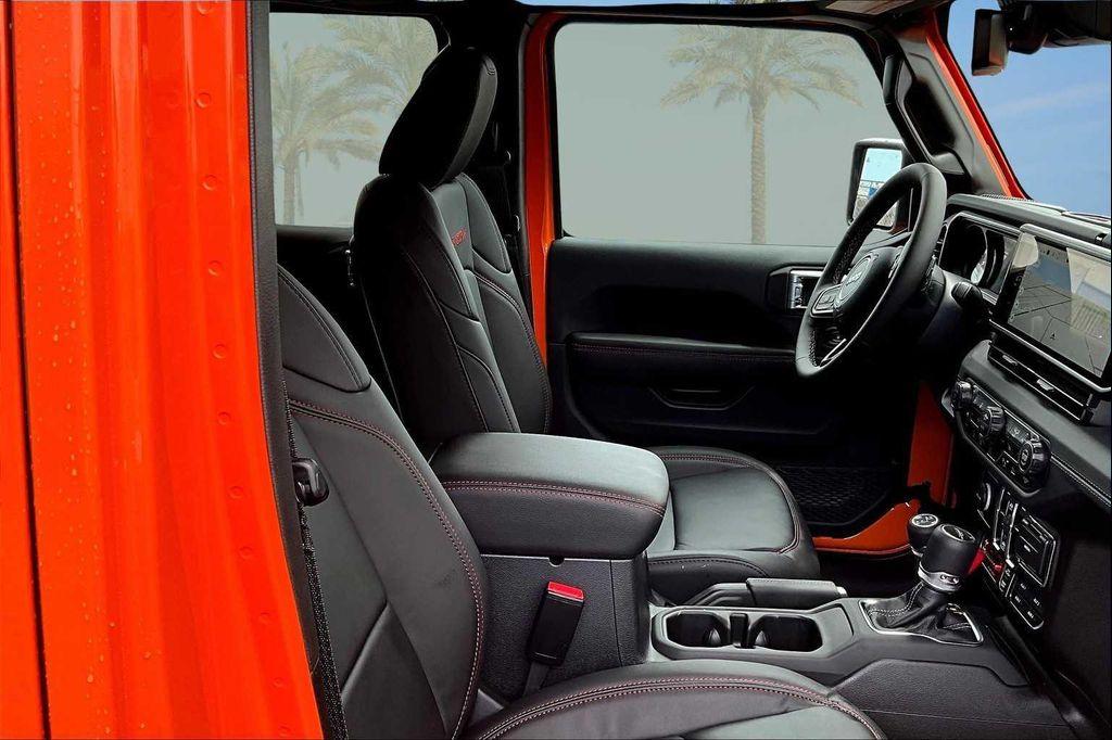 new 2025 Jeep Gladiator car, priced at $53,941