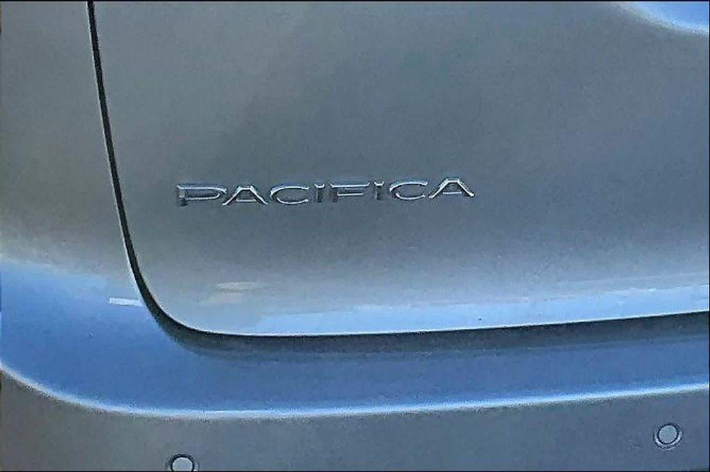 used 2019 Chrysler Pacifica car