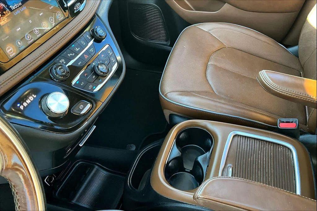 used 2019 Chrysler Pacifica car