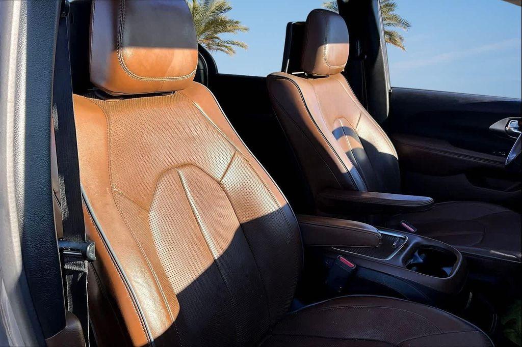 used 2019 Chrysler Pacifica car