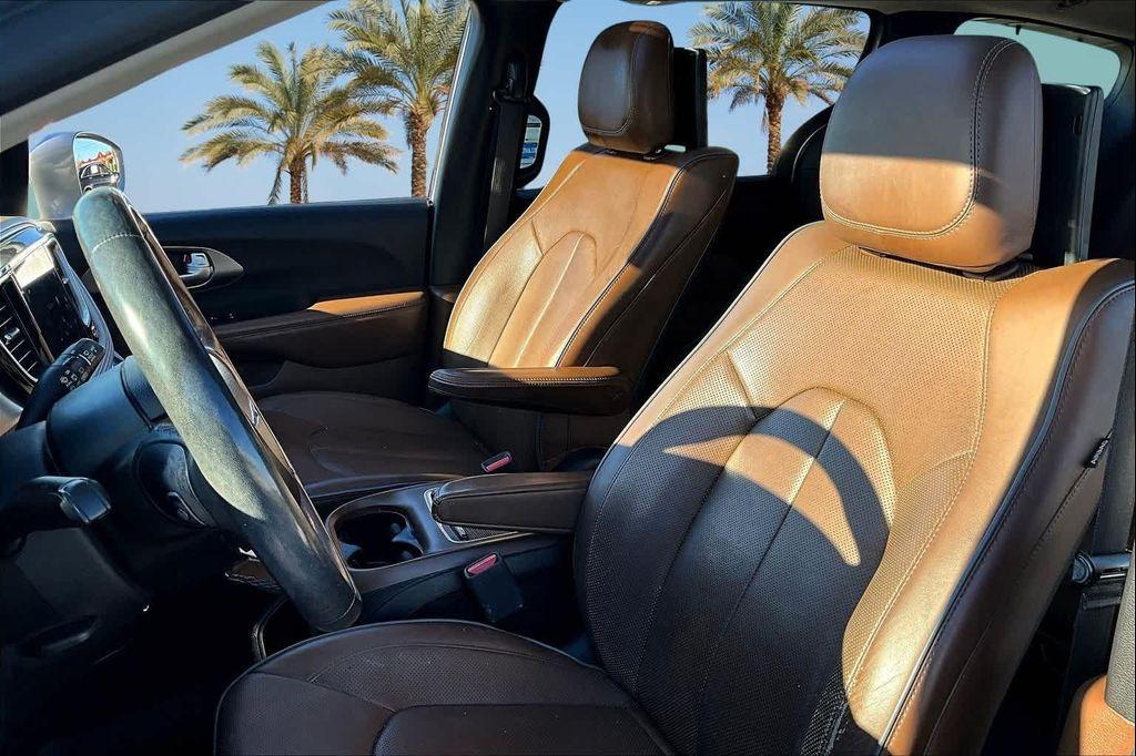 used 2019 Chrysler Pacifica car
