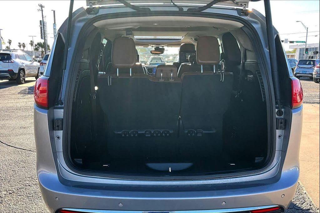 used 2019 Chrysler Pacifica car