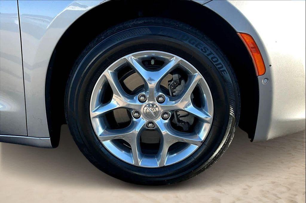 used 2019 Chrysler Pacifica car