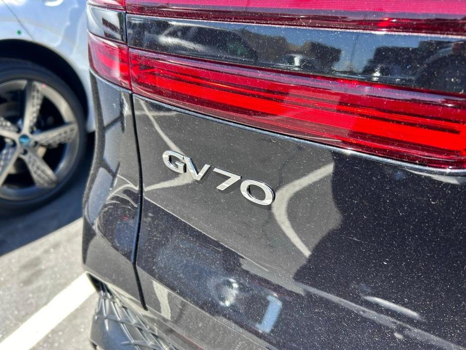 new 2025 Genesis GV70 car