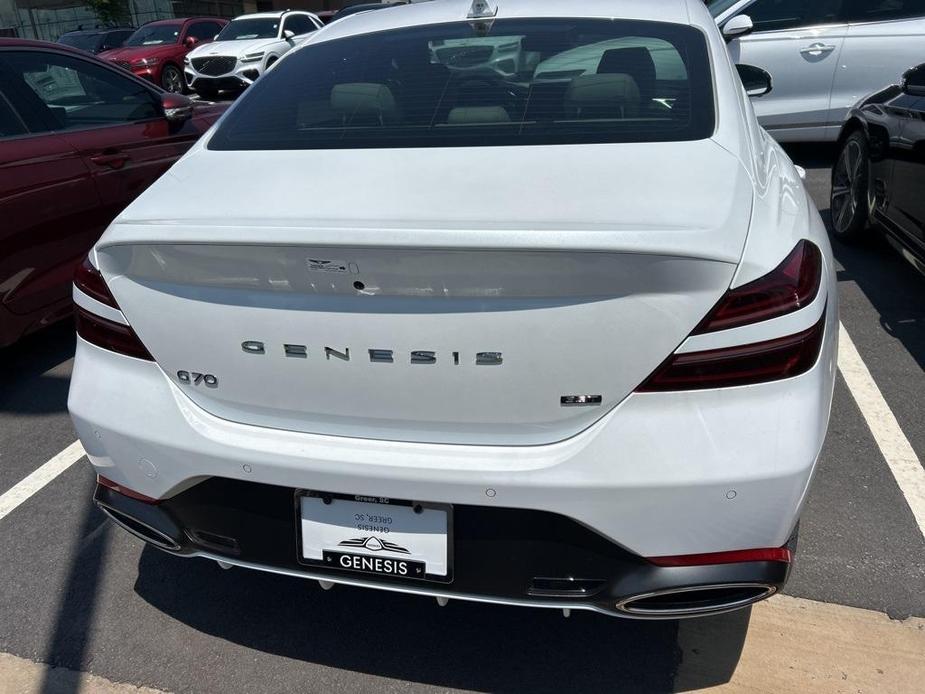 new 2025 Genesis G70 car