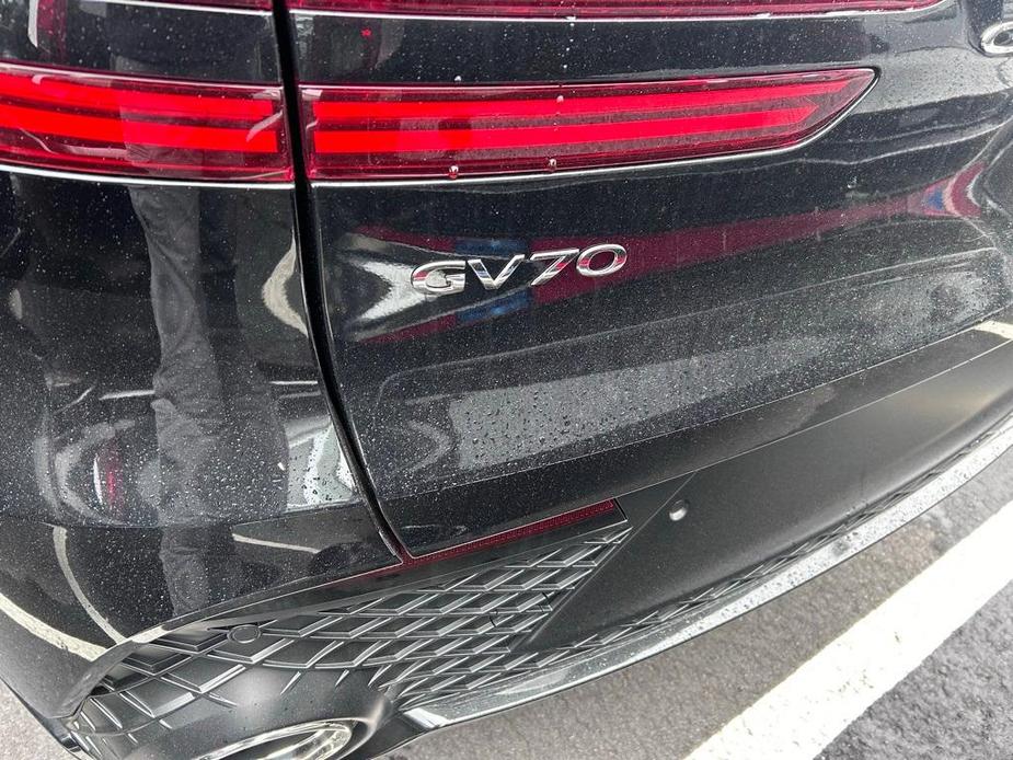 new 2025 Genesis GV70 car