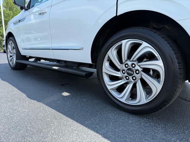 used 2022 Lincoln Navigator car, priced at $59,211