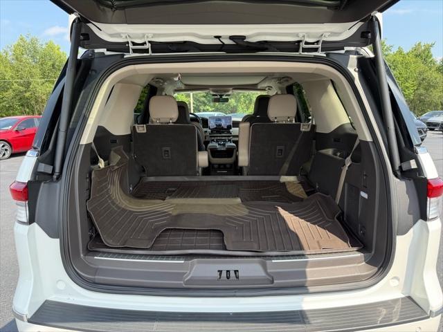used 2022 Lincoln Navigator car, priced at $59,211