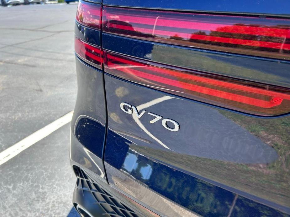 new 2025 Genesis GV70 car