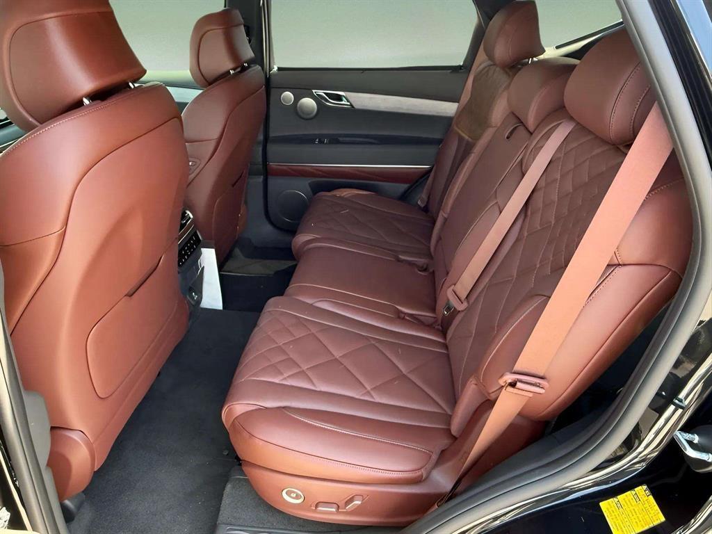 new 2025 Genesis GV80 car, priced at $82,080