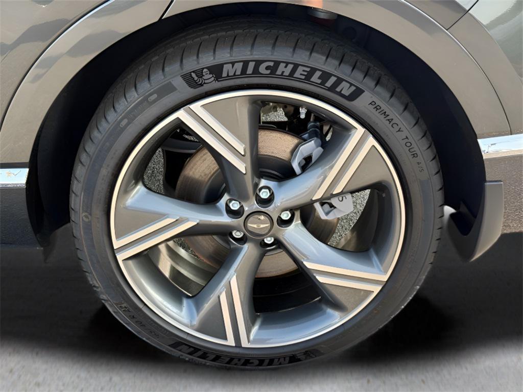 new 2025 Genesis GV80 car, priced at $82,685