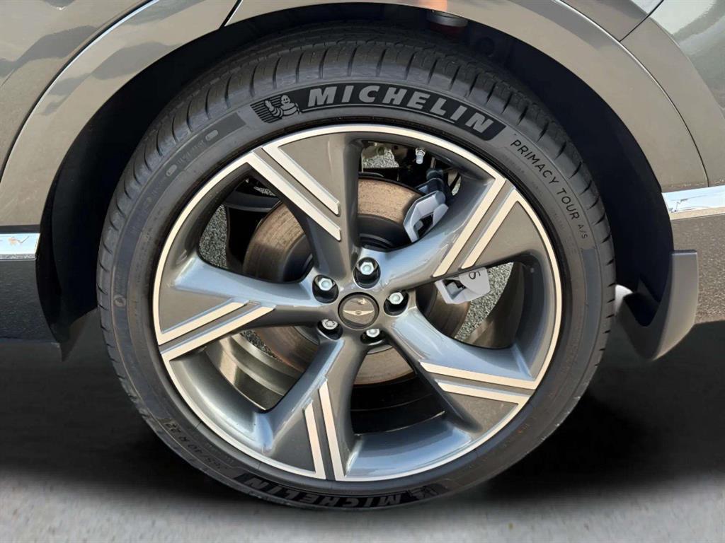 new 2025 Genesis GV80 car, priced at $82,685